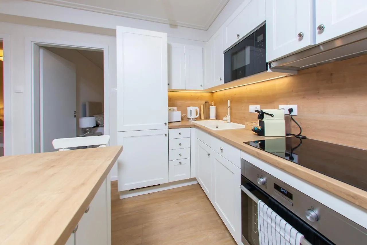 Cosy Inner City Getaway Bestern Seghedin Apartament