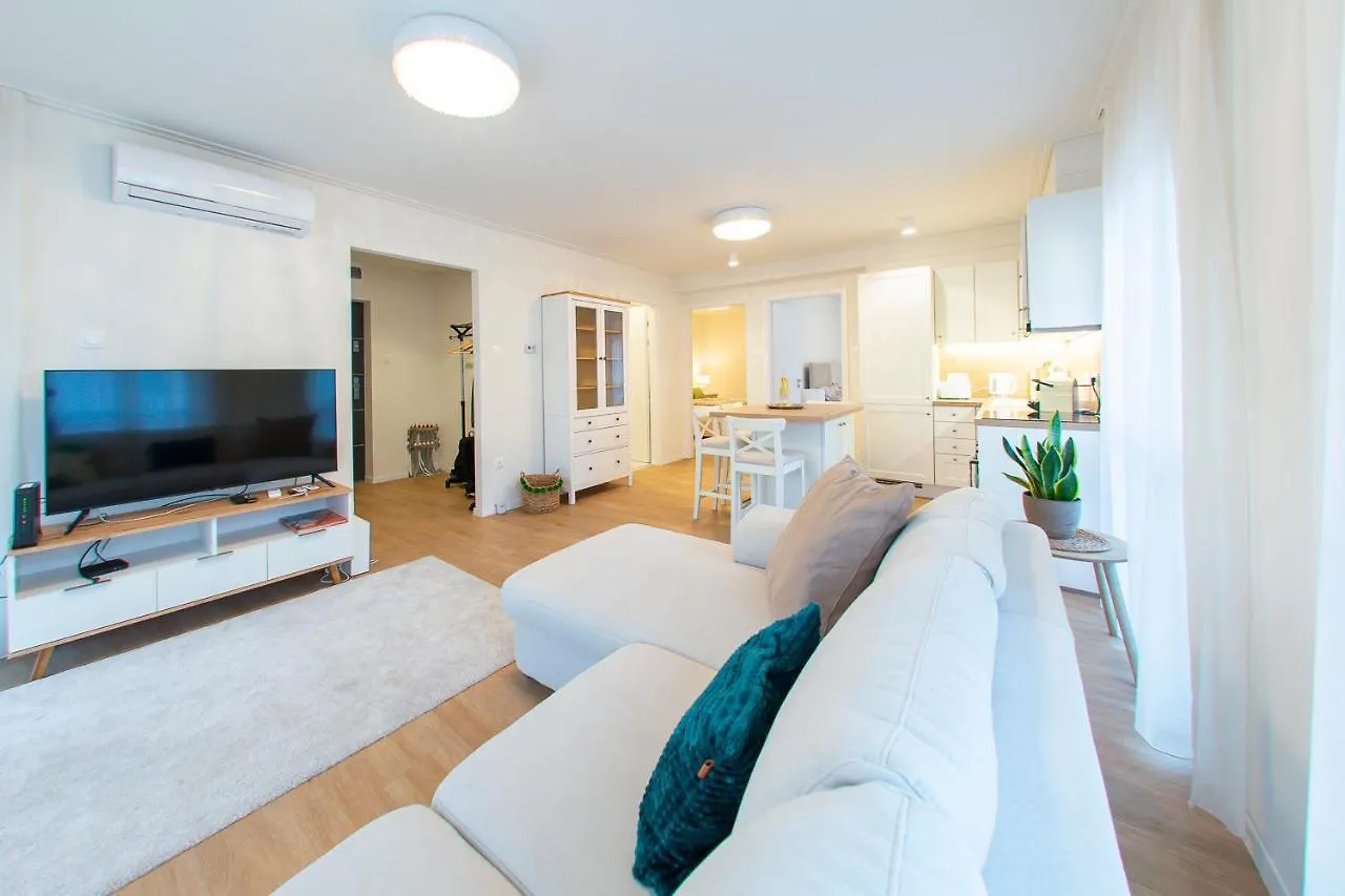 Apartament Cosy Inner City Getaway Bestern Seghedin