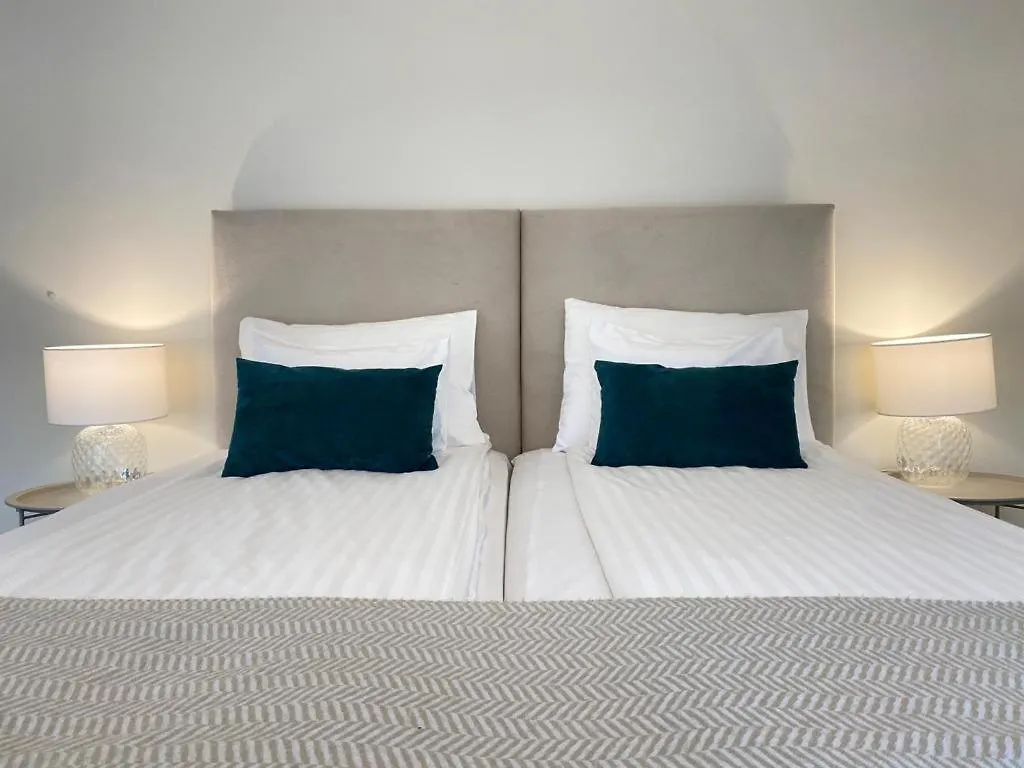 Cosy Inner City Getaway Bestern Seghedin Apartament